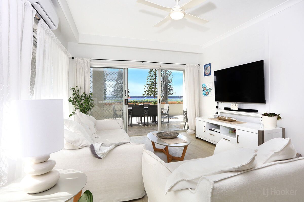 1A/522 Marine Parade, Biggera Waters QLD 4216, Image 2