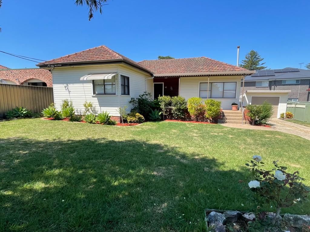 4 bedrooms House in 42 Ogilvy Street PEAKHURST NSW, 2210