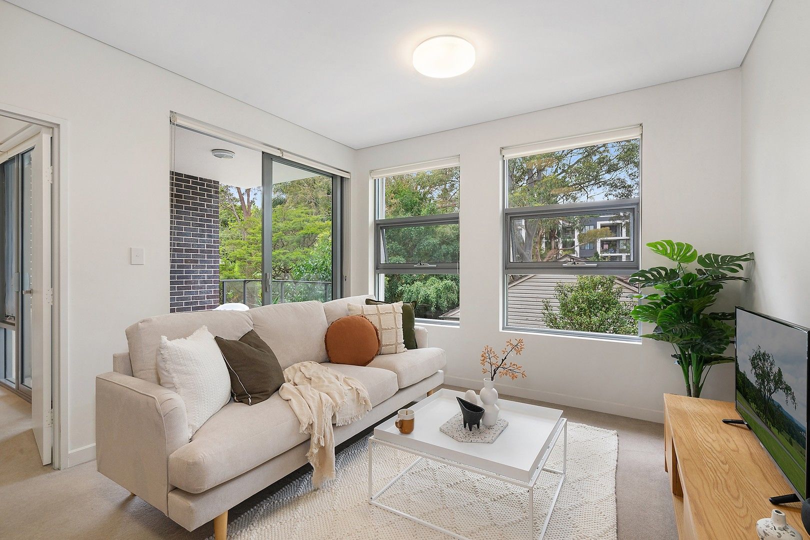 1 bedrooms Apartment / Unit / Flat in 49/31 Mindarie Street LANE COVE NSW, 2066