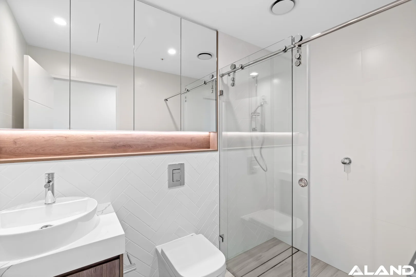 Additional image 9 of E-1402/108 Donnison Street, Gosford NSW 2250