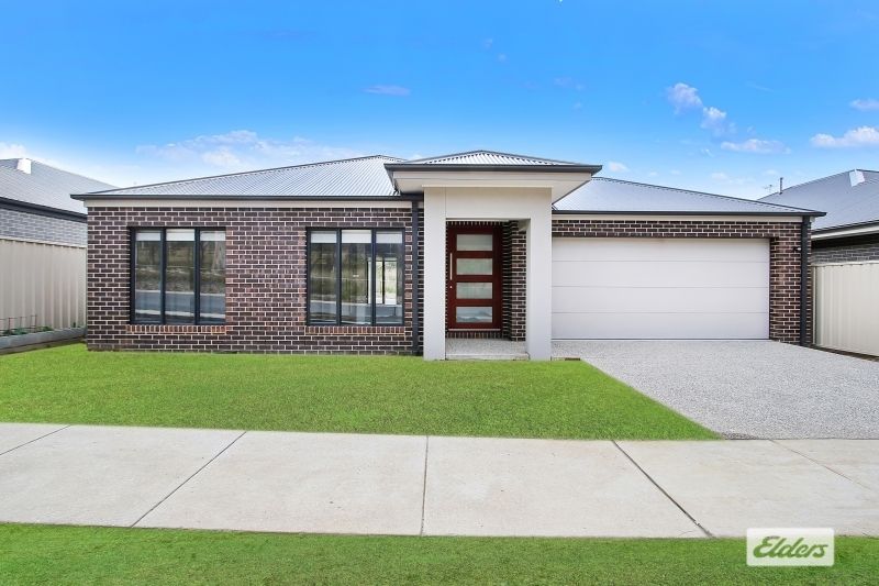 4 bedrooms House in 24 Dartnell Crescent WODONGA VIC, 3690