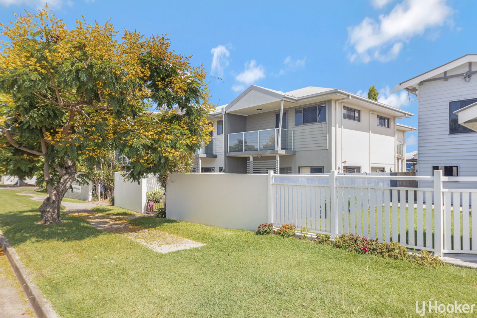 3 bedrooms Apartment / Unit / Flat in 1/76 Wandal Road WANDAL QLD, 4700