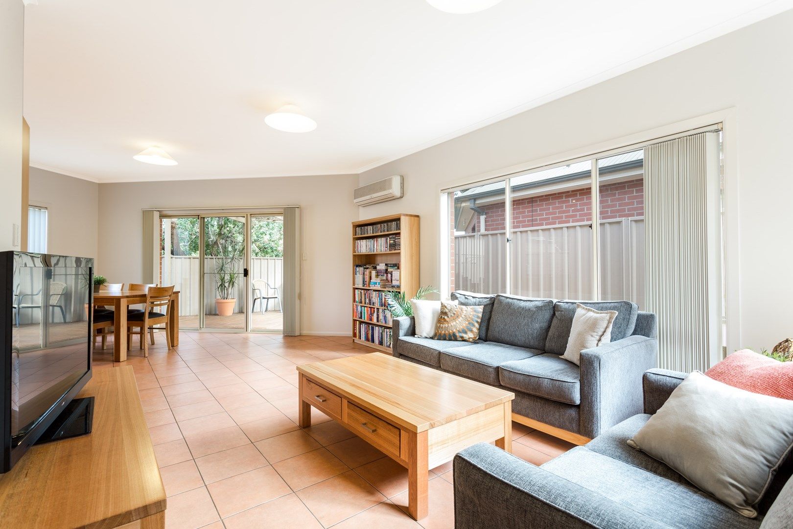 2/10 Northcliffe Street, Cumberland Park SA 5041, Image 0