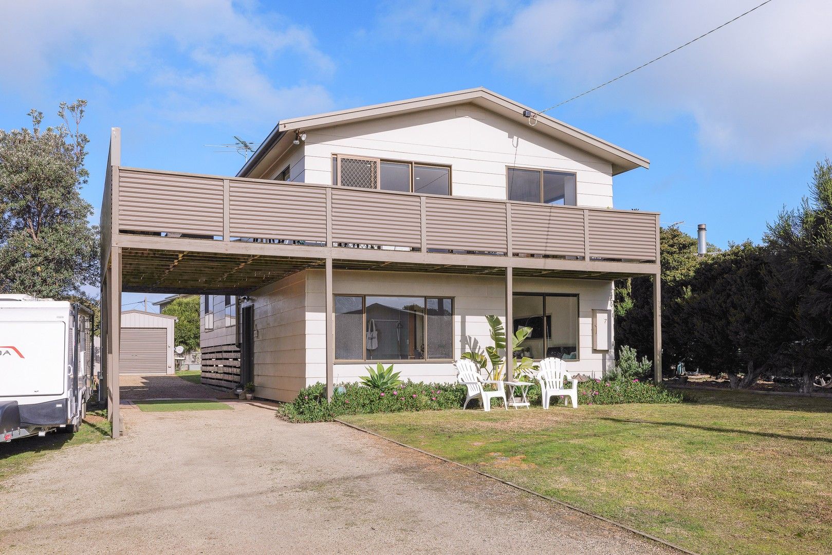 4 bedrooms House in 7 Surf Crescent SURF BEACH VIC, 3922