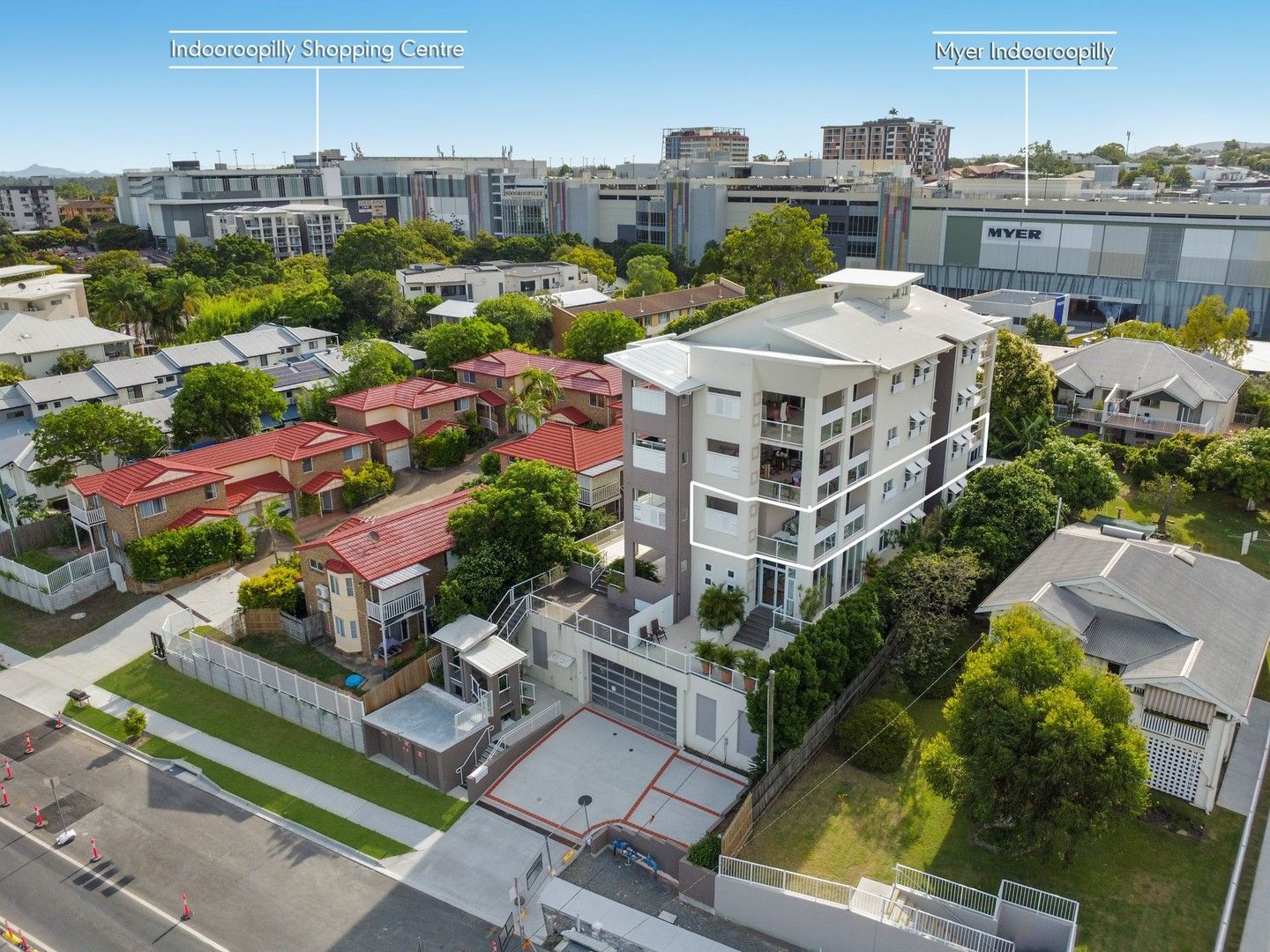 3 bedrooms Apartment / Unit / Flat in 2/47 Coonan Street INDOOROOPILLY QLD, 4068