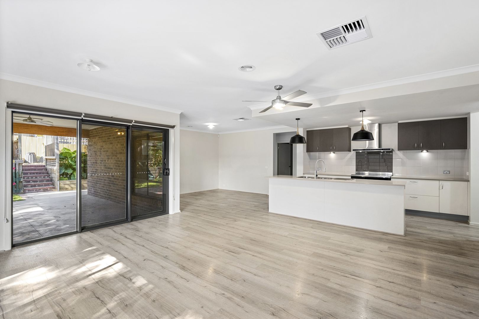 23 Railway Terrace, Kangaroo Flat VIC 3555, Image 2