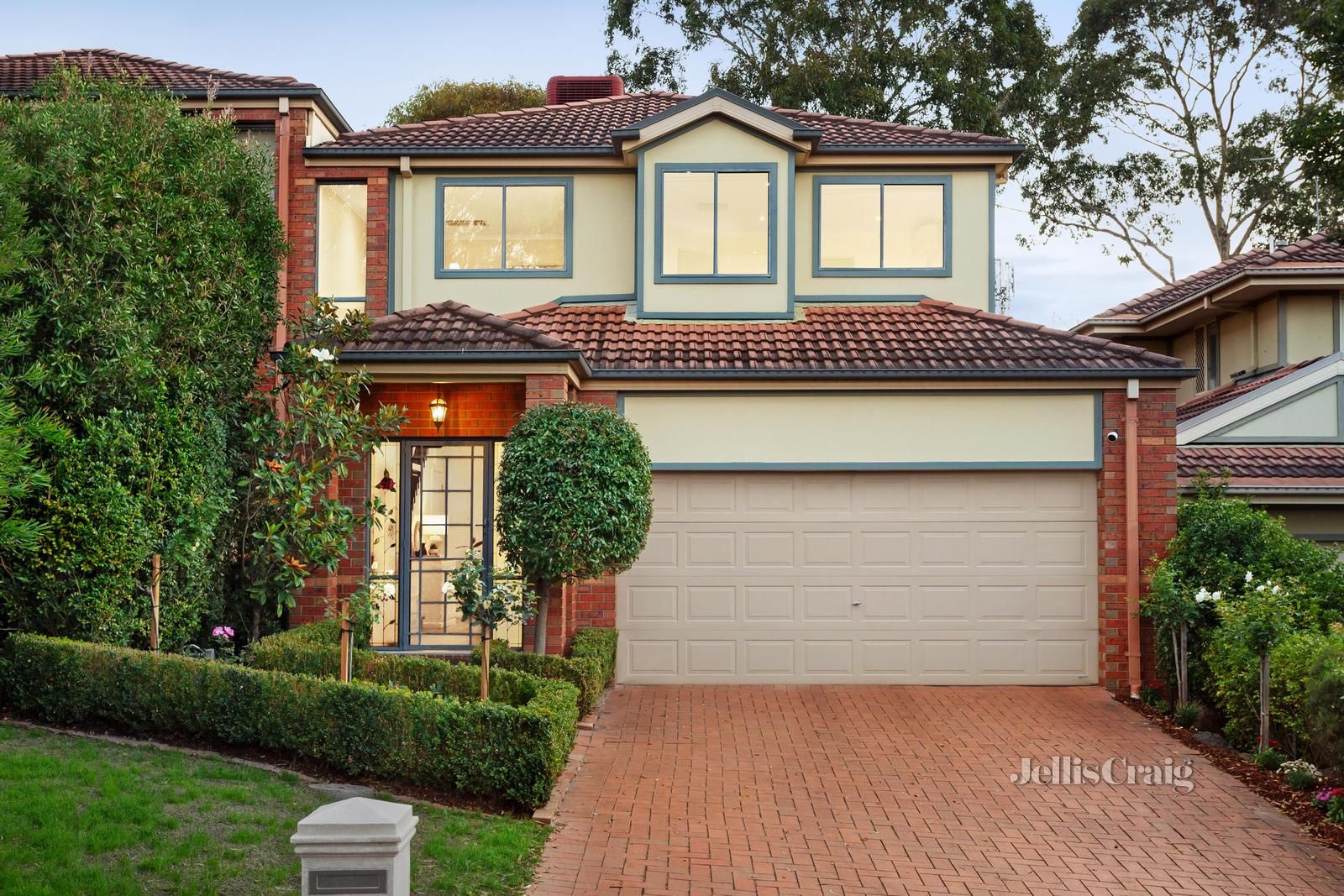 3 bedrooms House in 24 Cascades View YALLAMBIE VIC, 3085