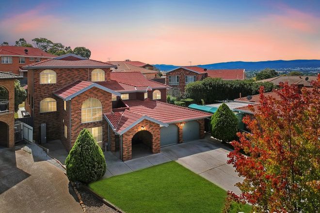 Picture of 9 Oak Place, QUEANBEYAN NSW 2620