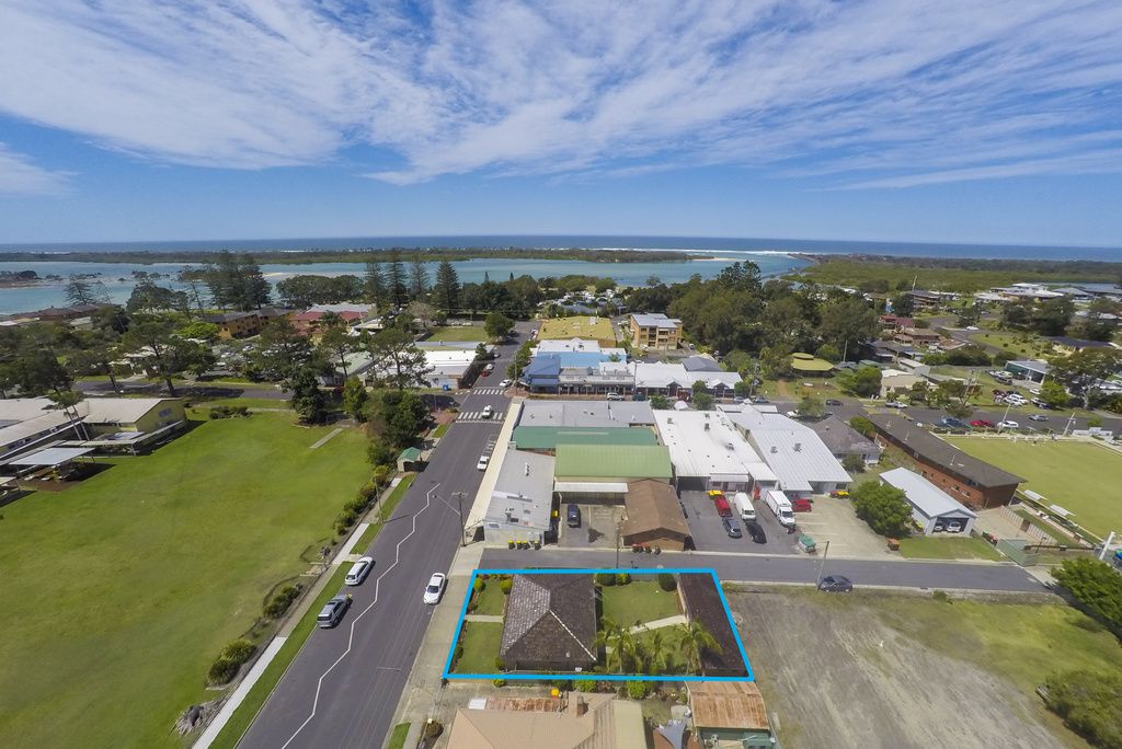 11 Bowra Street, Urunga NSW 2455, Image 0