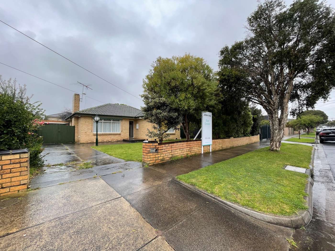 3 bedrooms House in 7 Charles Street BENTLEIGH EAST VIC, 3165
