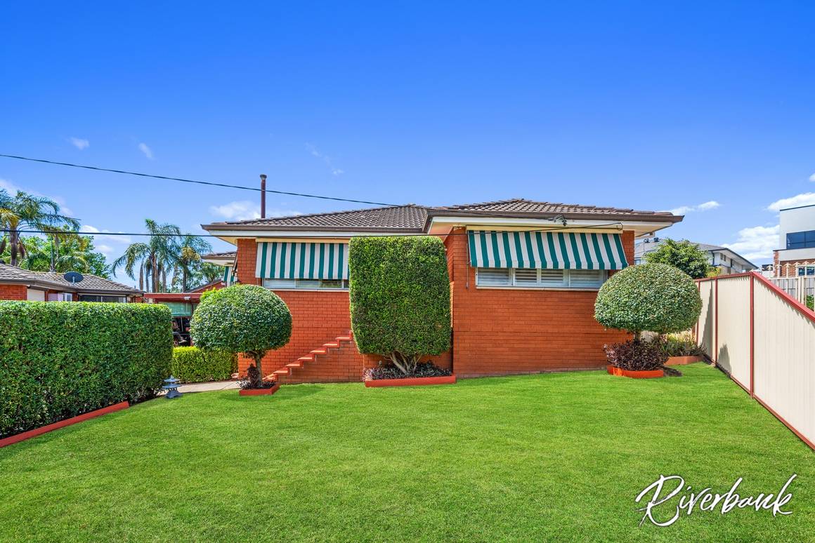 Picture of 11 Mountford Avenue, GREYSTANES NSW 2145