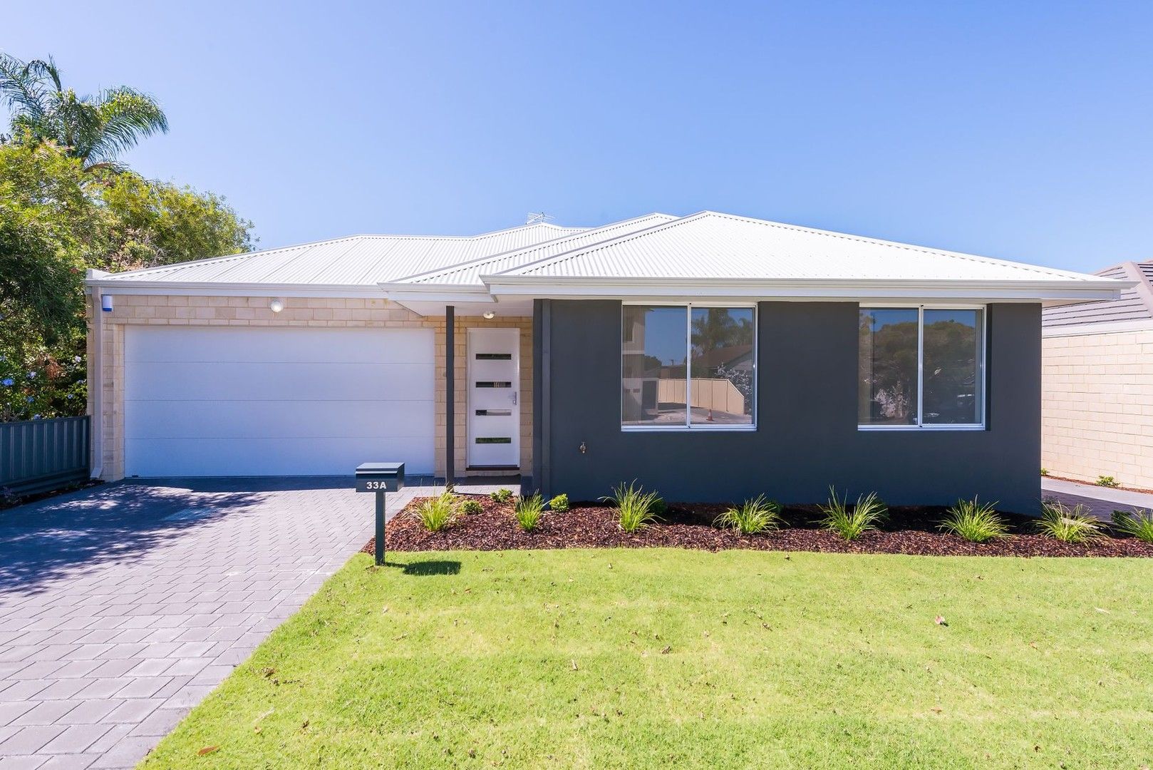 3 bedrooms Villa in 33A Myindee Way NOLLAMARA WA, 6061