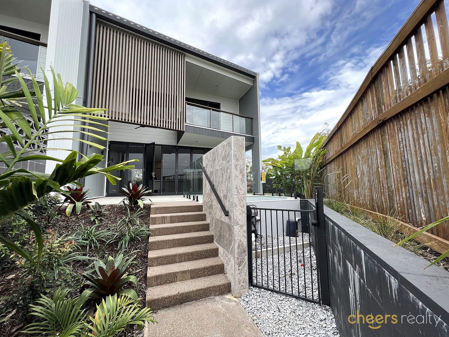 4 bedrooms Duplex in 7 Quay Circuit NEWPORT QLD, 4020