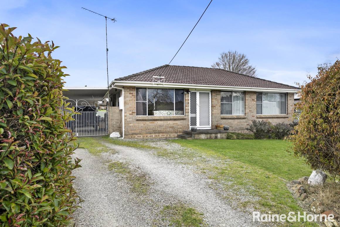 Picture of 13 Wilson Street, MOSS VALE NSW 2577