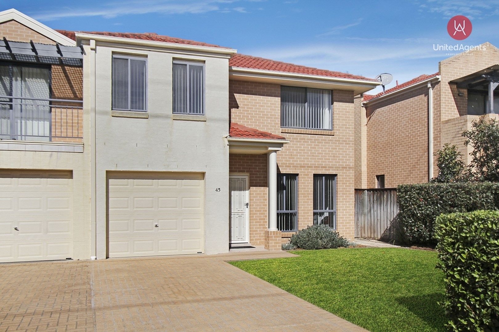 3 bedrooms Townhouse in 45 Coffs Harbour Avenue HOXTON PARK NSW, 2171