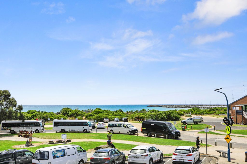 2 bedrooms Townhouse in 1/137 Great Ocean Road APOLLO BAY VIC, 3233