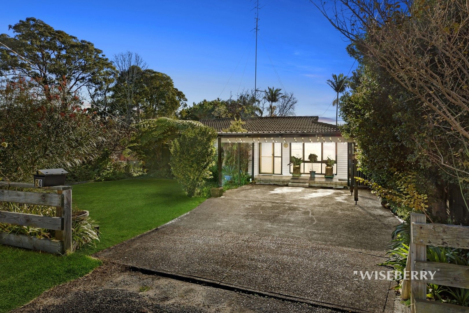 20 Campbell Parade, Mannering Park NSW 2259, Image 0