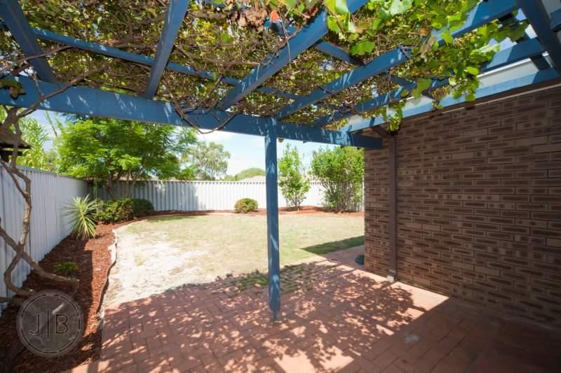 6b Koolunda Court, KARAWARA WA 6152, Image 2