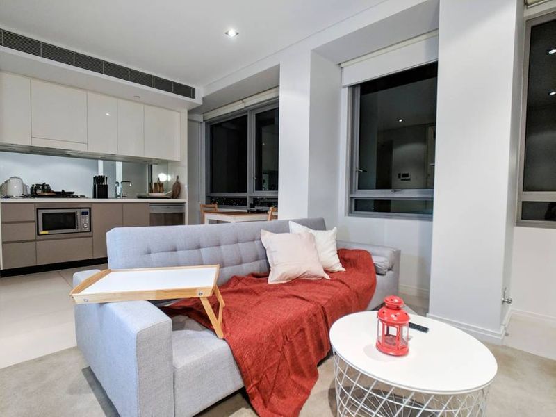 1 bedrooms Apartment / Unit / Flat in 402/118 Alfred St MILSONS POINT NSW, 2061