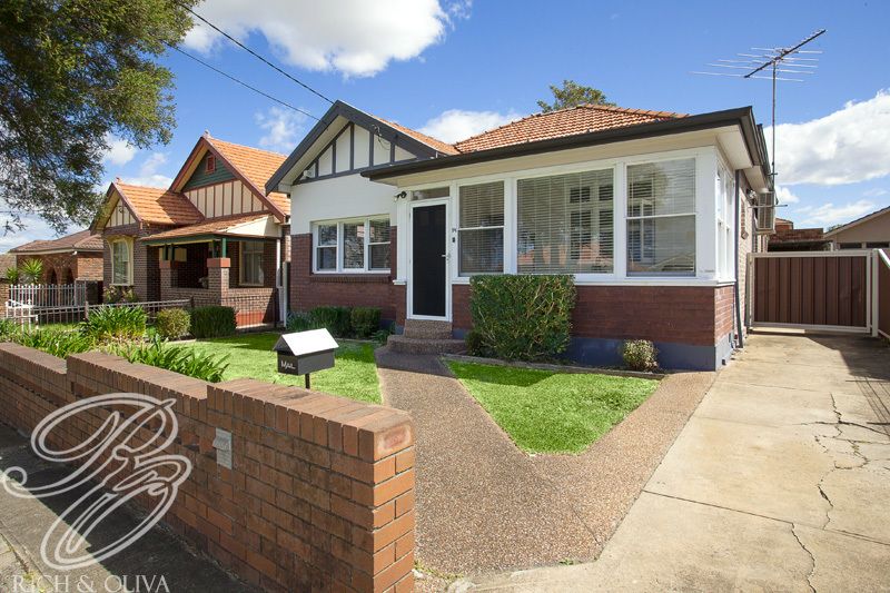 19 Daisy Street, Croydon Park NSW 2133, Image 0