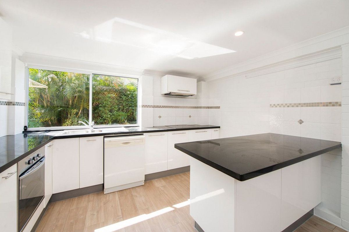 3 bedrooms Apartment / Unit / Flat in 3/29 Seaside Avenue MERMAID BEACH QLD, 4218