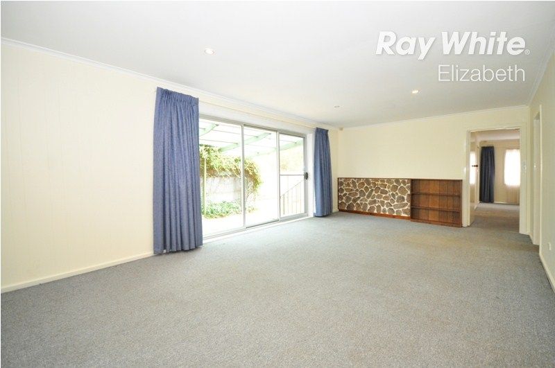 37 St Leonard Crescent, Elizabeth Downs SA 5113, Image 2