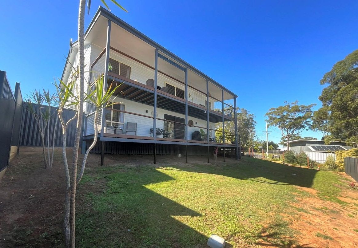 4 bedrooms House in 119 CHANNEL STREET RUSSELL ISLAND QLD, 4184