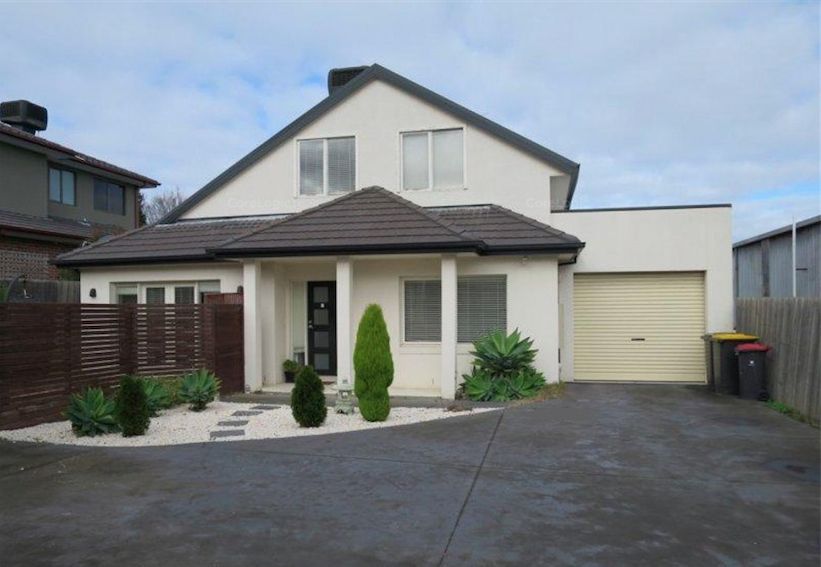 3 bedrooms Townhouse in 2/1382 North Road OAKLEIGH SOUTH VIC, 3167