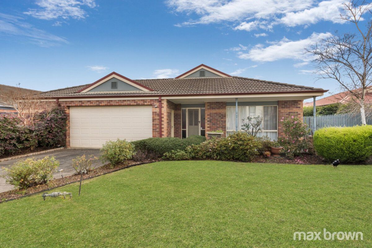 3 bedrooms House in 14 Clinton Lane CHIRNSIDE PARK VIC, 3116