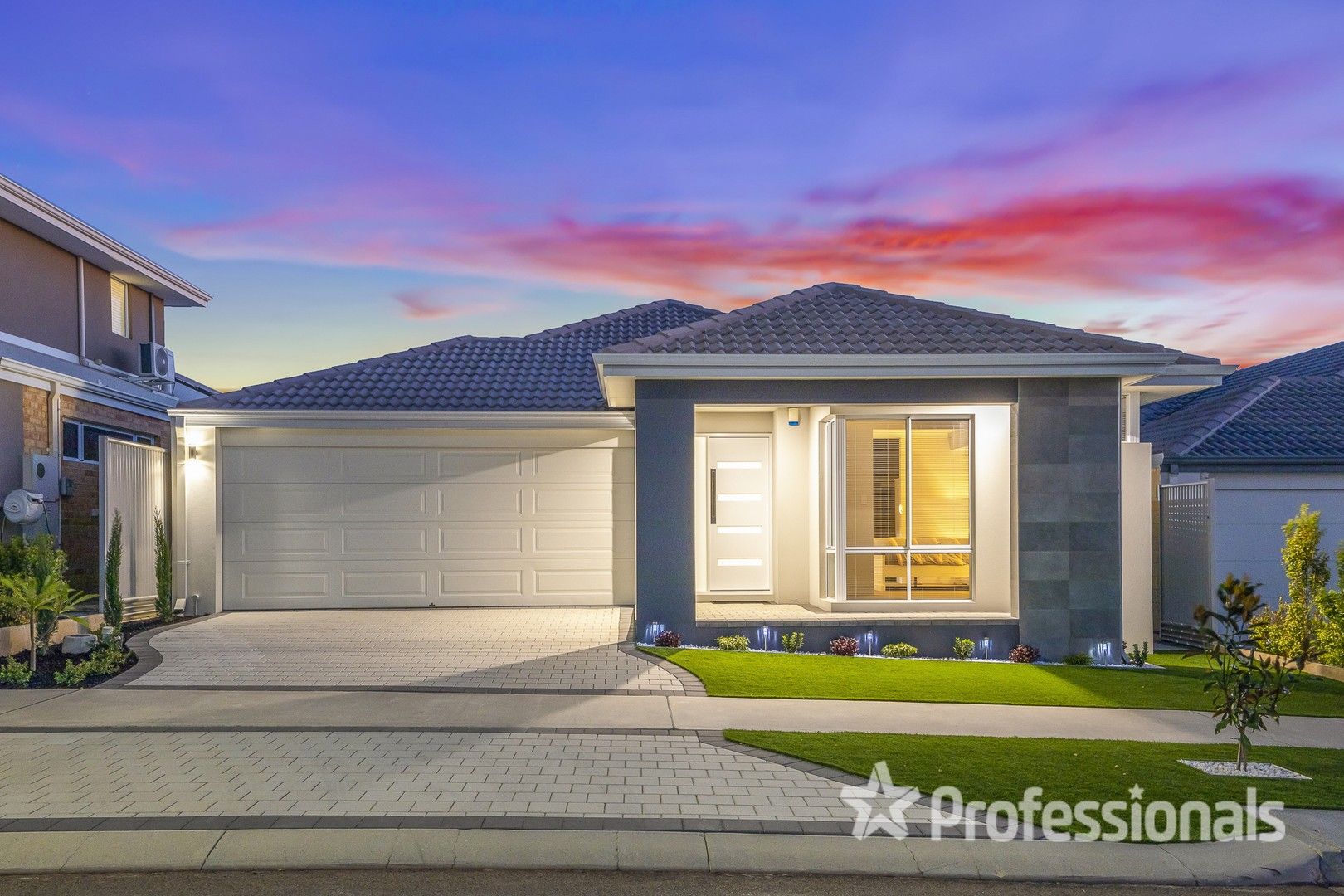 4 bedrooms House in 34 Grasswren Way ALKIMOS WA, 6038