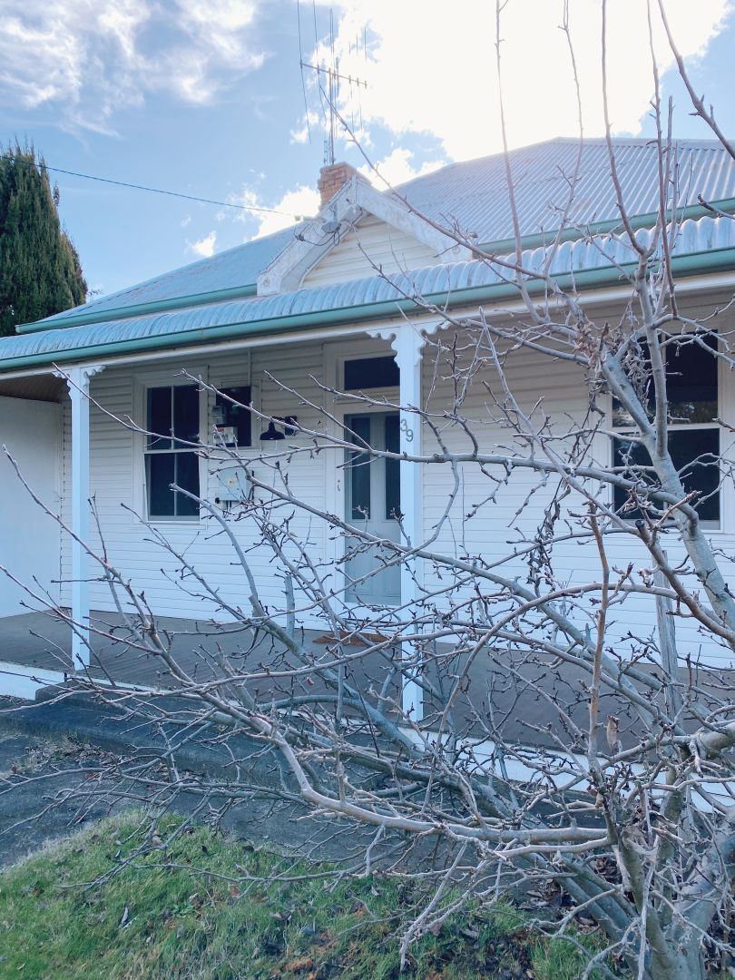 39 Queen Street, Boorowa NSW 2586 House For Rent Domain