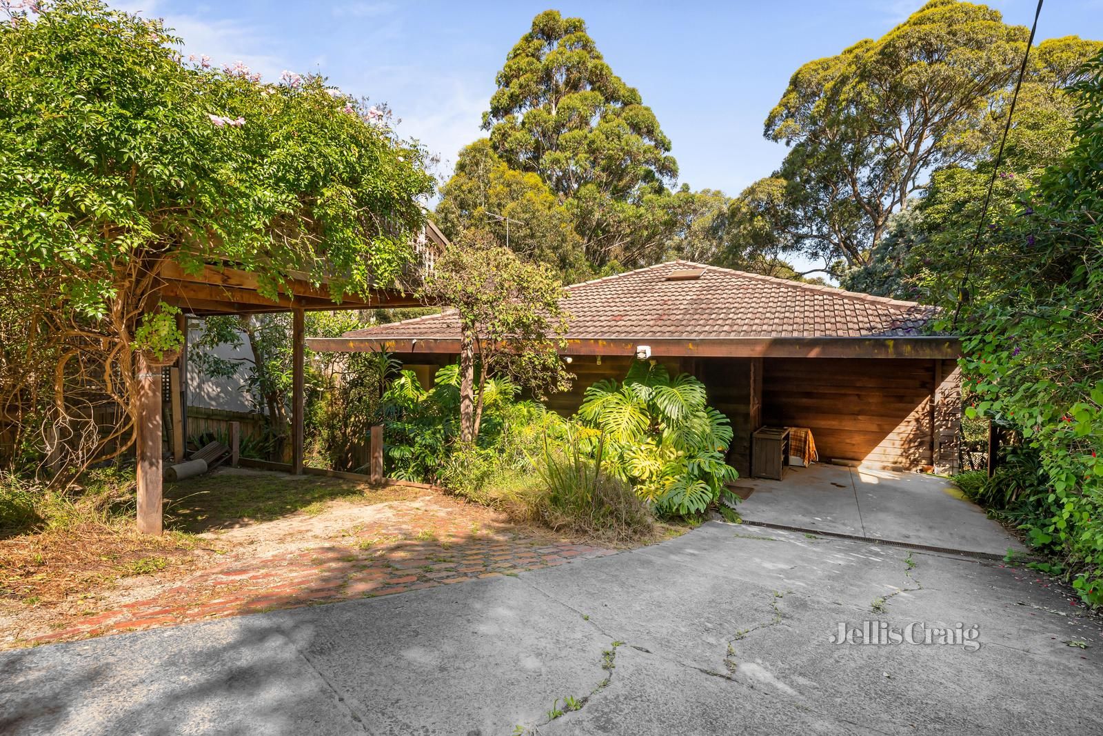 28 Falconer Street, Glen Waverley VIC 3150