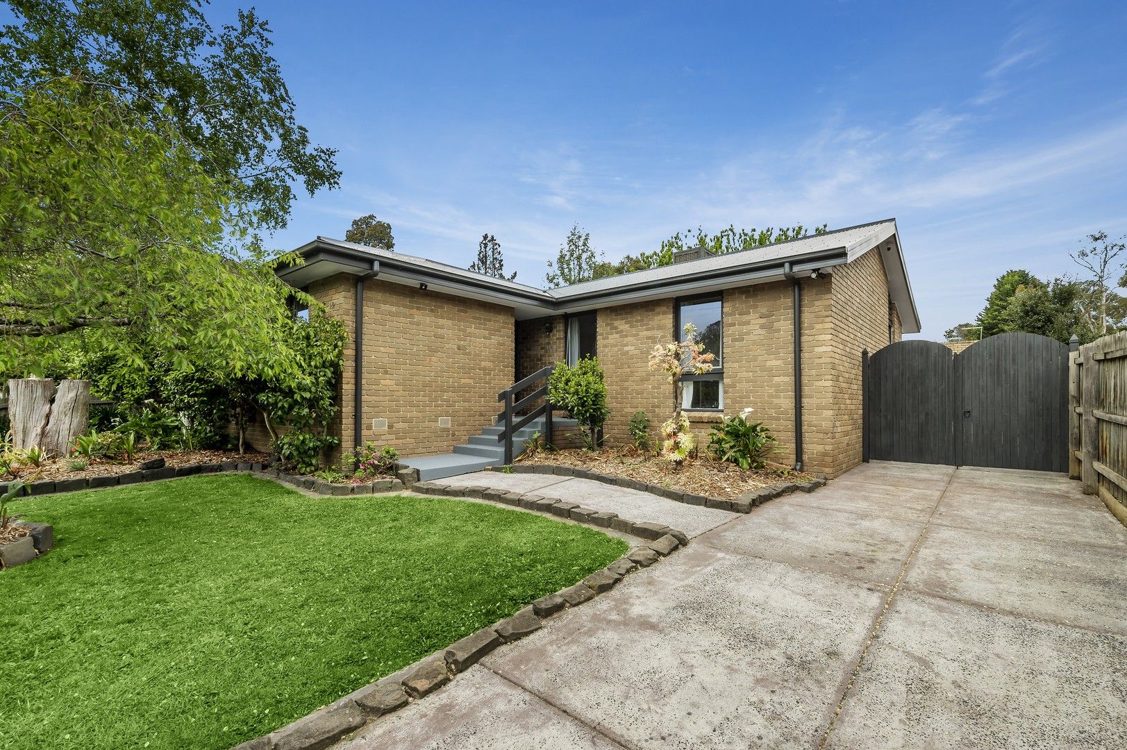 19 Taylors Road, Croydon VIC 3136, Image 0