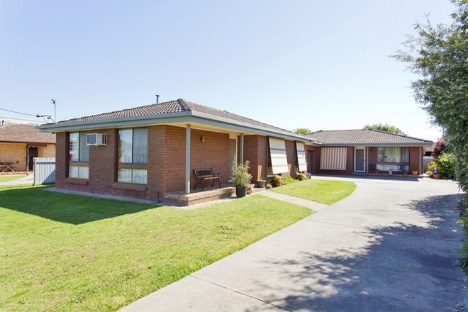 Picture of 1 & 2/401 Ross Circuit, LAVINGTON NSW 2641