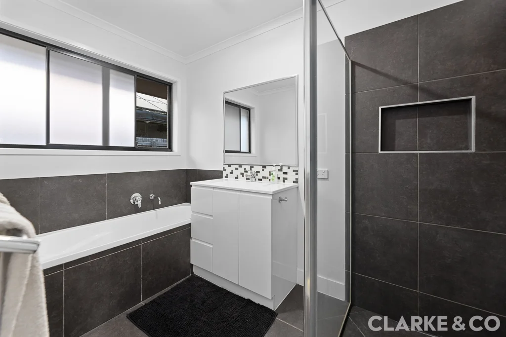 Additional image 11 of 33 Clark Avenue, Glass House Mountains QLD 4518