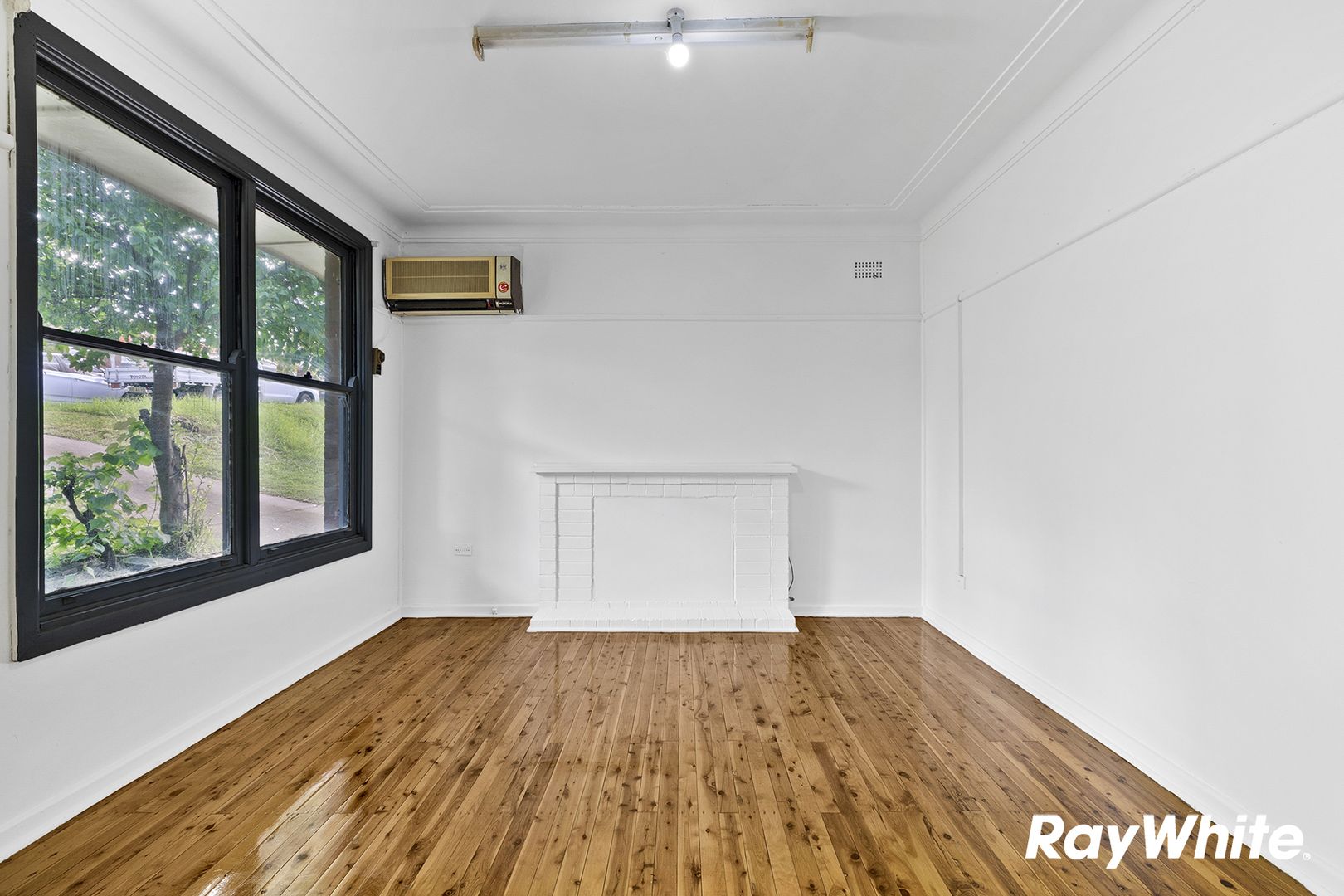 21 Whiting Street, Regents Park NSW 2143, Image 2