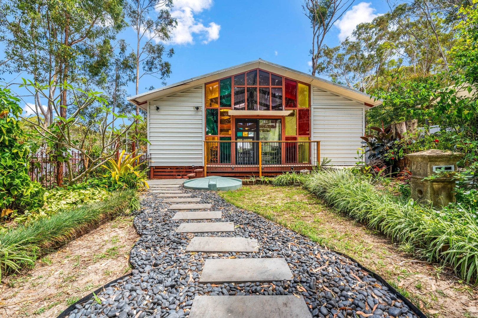 2 bedrooms House in 19 Forest Hill Road RUSSELL ISLAND QLD, 4184