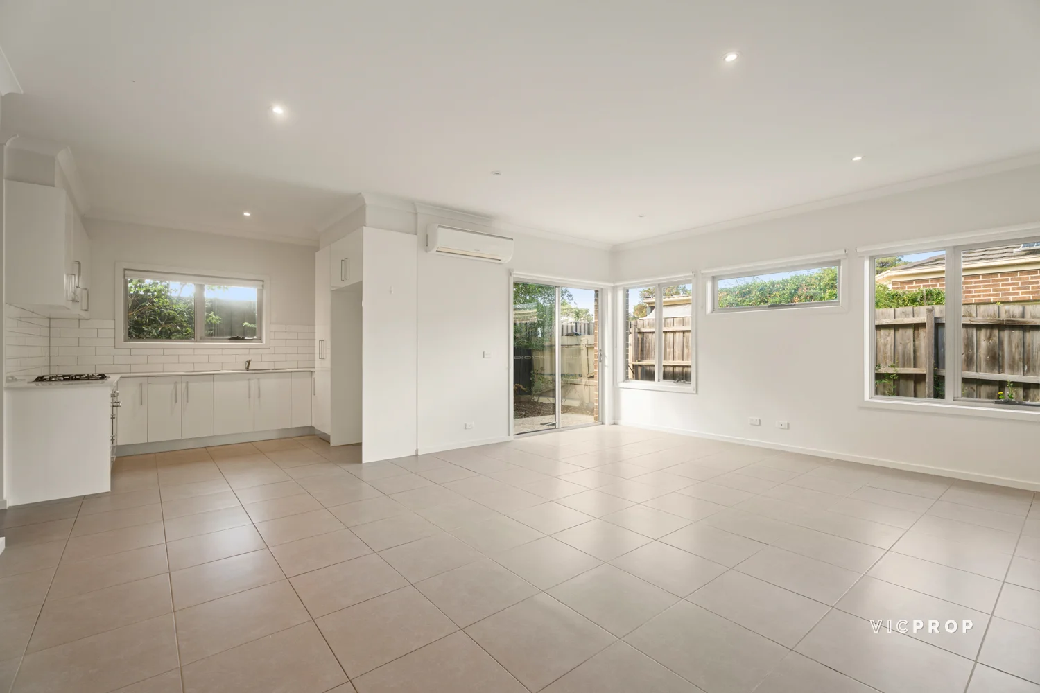 Primary image of 3/81 Crookston Road, Reservoir VIC 3073