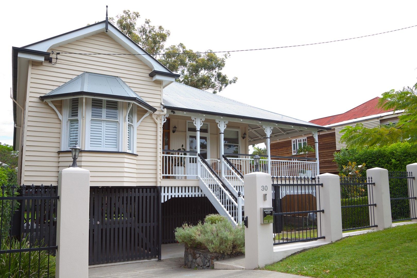 4 bedrooms House in 30 Thorrold Street WOOLOOWIN QLD, 4030