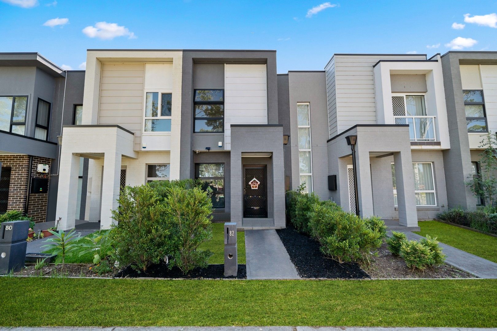 2 bedrooms Townhouse in 80 Edmonson Avenue AUSTRAL NSW, 2179