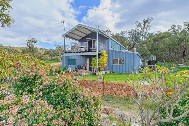 Picture of 132 Almond Avenue, BAKERS HILL WA 6562