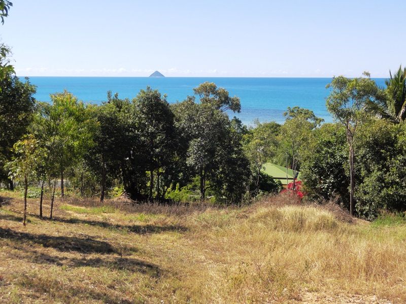 27 Blackcurrent Drive, Hideaway Bay QLD 4800, Image 2