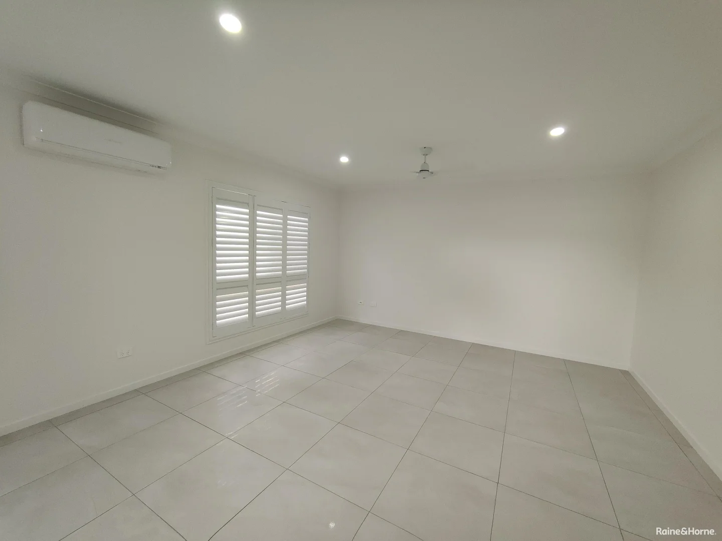 Additional image 3 of 12/3 Shell Street, Urangan QLD 4655