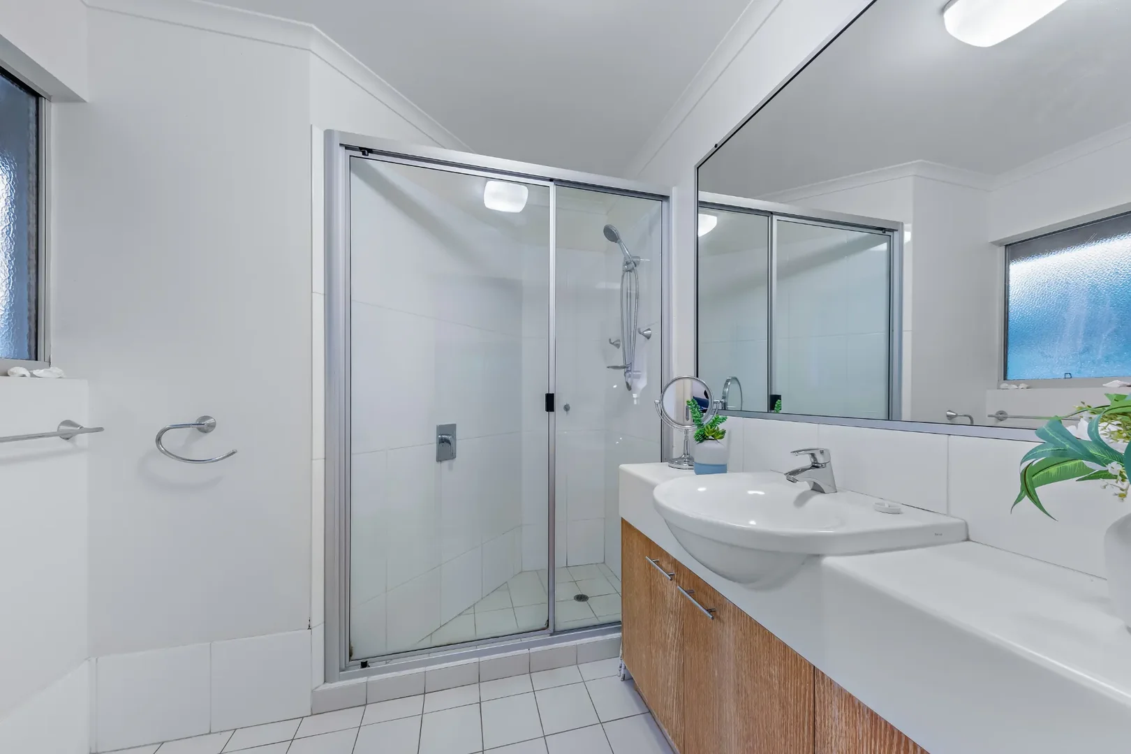 Additional image 3 of 5/36 Waterson Way, Airlie Beach QLD 4802