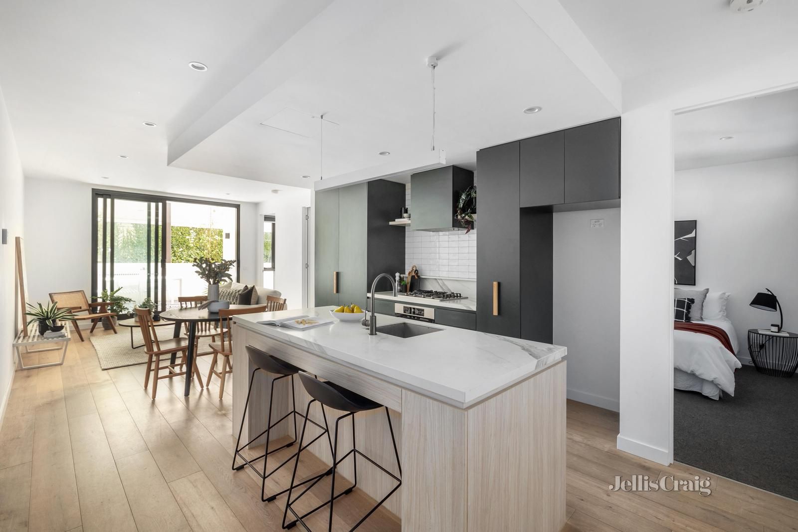 2 bedrooms Apartment / Unit / Flat in 106/795 Toorak Road HAWTHORN EAST VIC, 3123