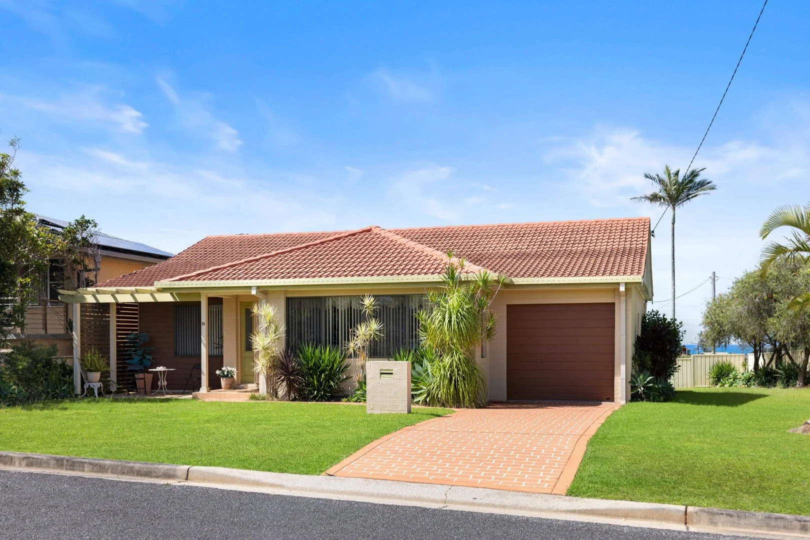 14 Parry Street, Lake Cathie NSW 2445