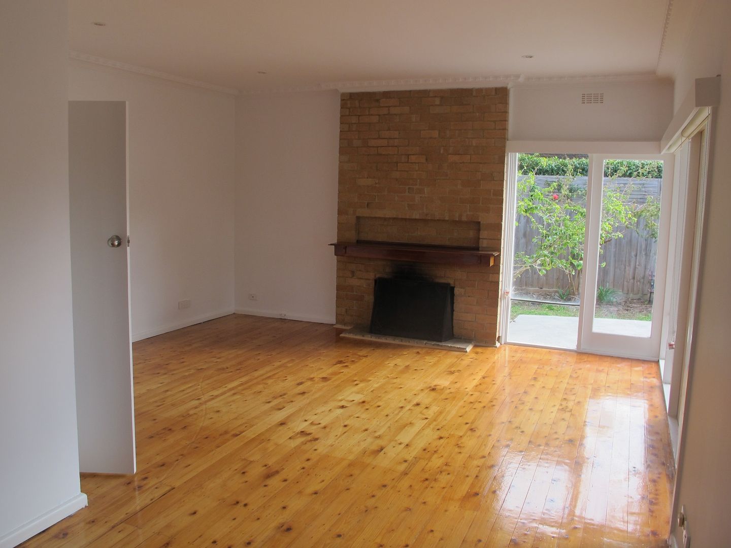 15 Tramway Parade, Beaumaris VIC 3193 House For Rent 800 Domain