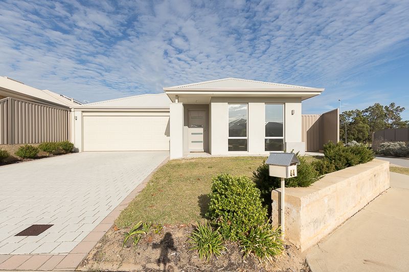 4 bedrooms House in 44 McDougal Way BALDIVIS WA, 6171