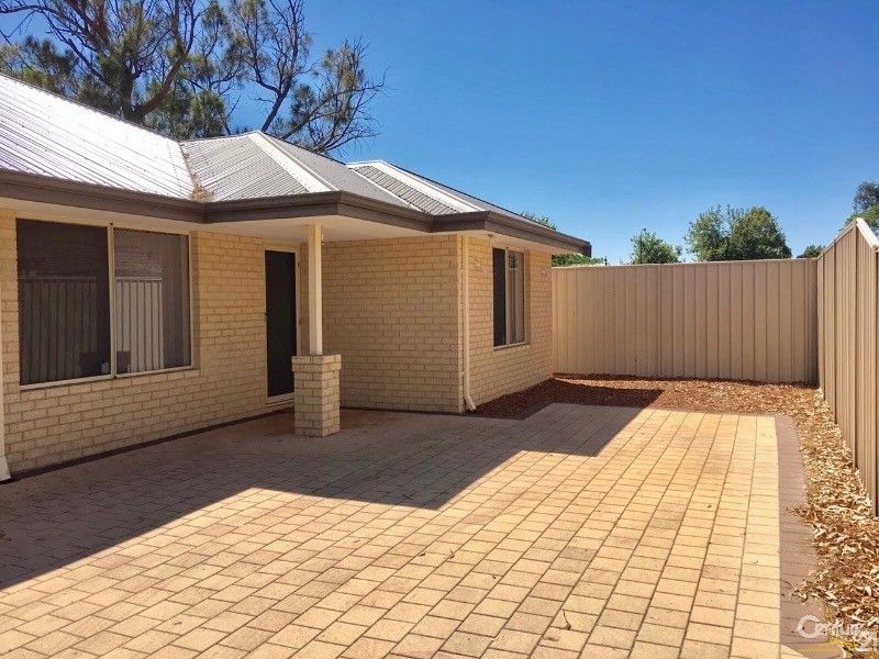 4 bedrooms House in 142B Raleigh Street CARLISLE WA, 6101