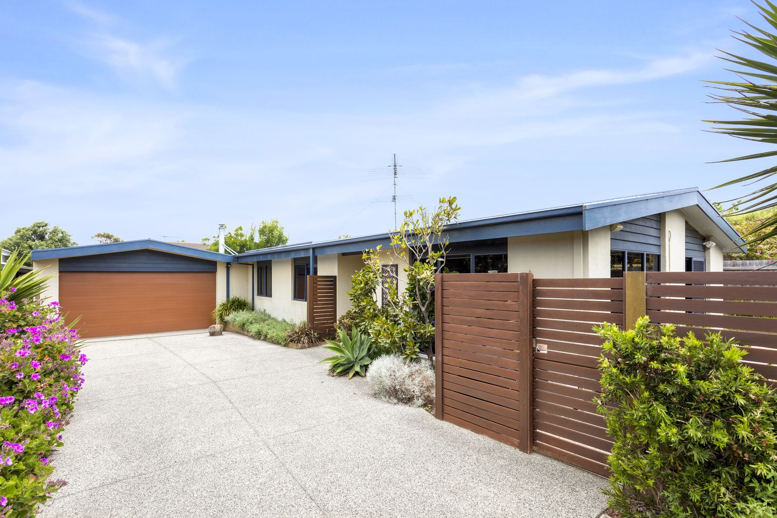 4 bedrooms House in 5 Antares Court TORQUAY VIC, 3228